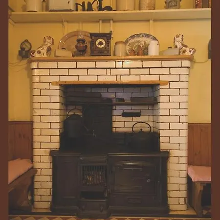 Crotty's Pub & לינה וארוחת בוקר קילרוש