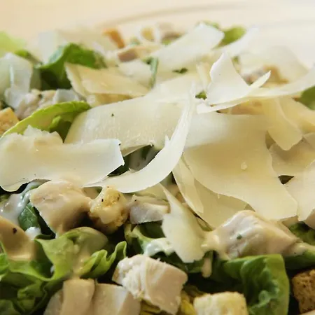 Crotty's Pub & فندق