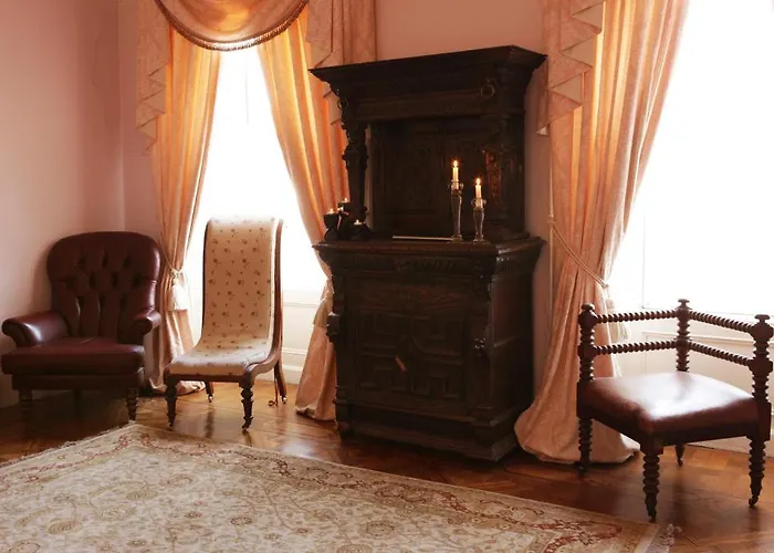 Crotty's Pub & Hotel *